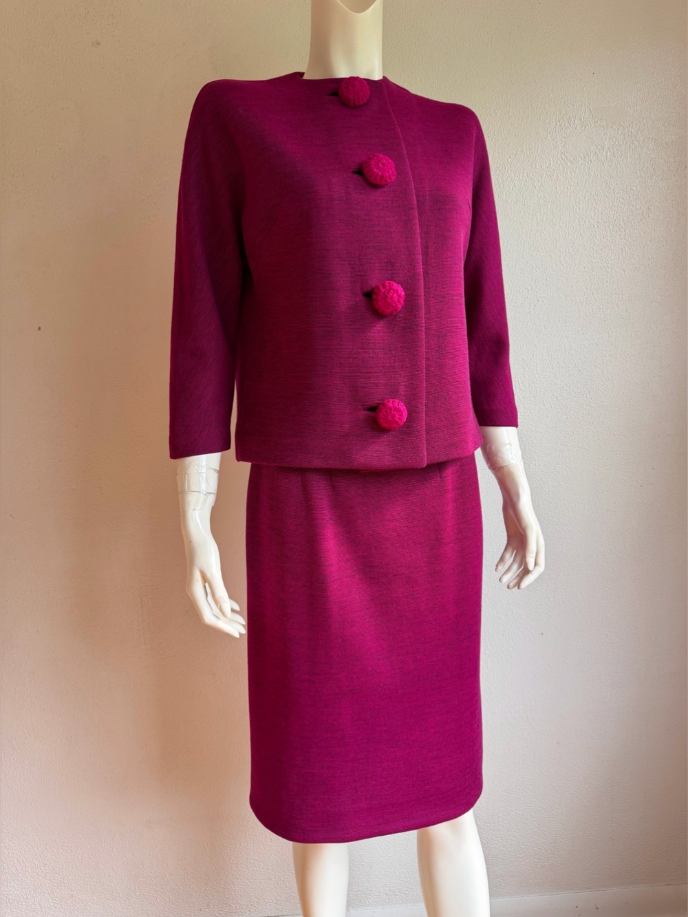 Vintage 1950s 1960s MAGENTA PINK Wool Knit Suit Skirt Set Promenade Scarf Ascot - Picture 10 of 16
